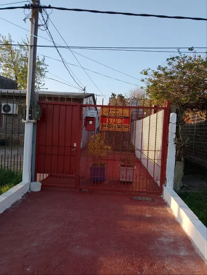Casa 2 Dormitorios Y Entrada Para Autos