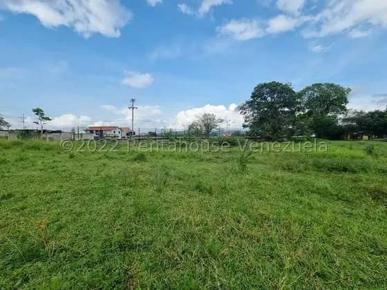 Parcela De Terreno En La Mgica Poblacin De Bejuma, Para Desarrollo Residencial Y/o Turstico, Posee 5 Terrazas Un Tanque Australiano Y Maravillosa Vista Desde La Quinta Terraza. Agradable Clima De