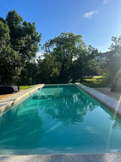 Casa De 1 Planta Sobre 2 Lotes En Barrio San Vicente