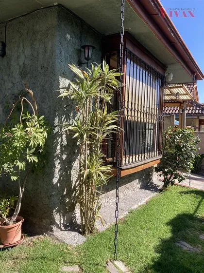 Casa En Venta De 3 Dorm. En Peñalolén