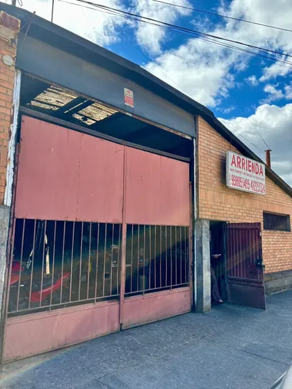 Galpón Con Oficinas En Arriendo  Sector Ainavillo