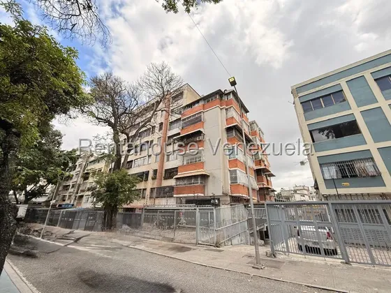 Apartamento En Alquiler .- Los Rosales // Mls #27-2288 Vs