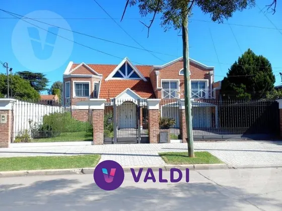 Casa En Venta - Monte Grande, Almirante Brown Al 600