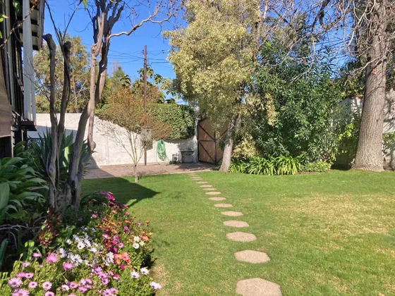 Casa De 3 Dormitorios En Condominio La Reina 
