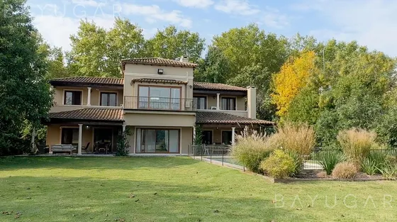 Venta - Casa En Centauros - Pilar