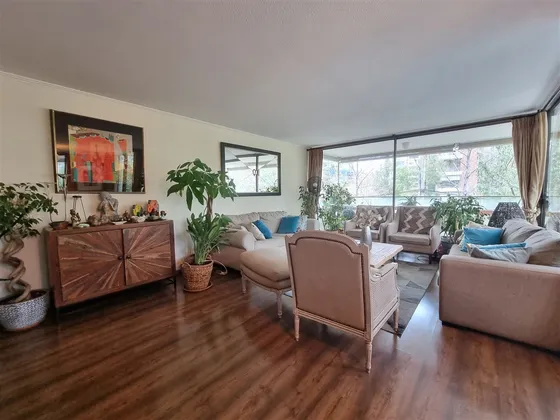 Departamento En Venta De 4 Dorm. En Las Condes