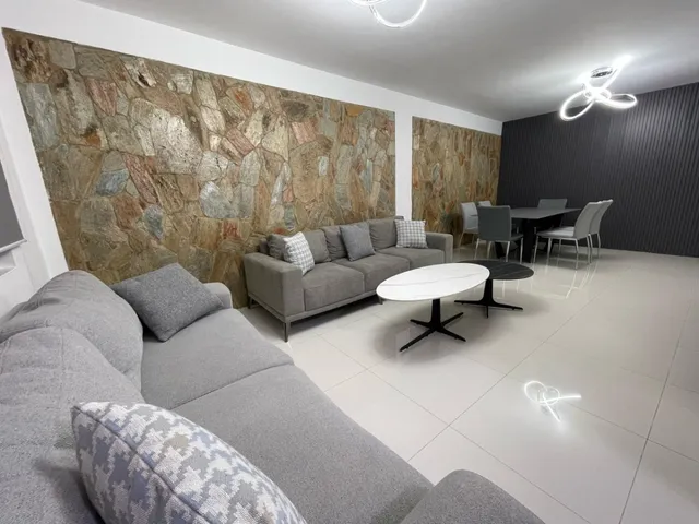 Casa Moderna Con Planta Eléctrica En Venta - El Parral - Valencia