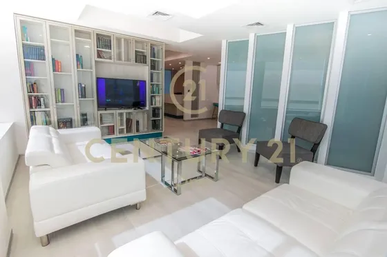 Arriendo Oficina Semi Amoblada En Edificio Neo Centro I...