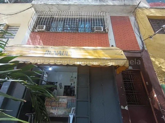 Local Comercial A Pie De Calle En Venta Quinta Crespo. Ch.