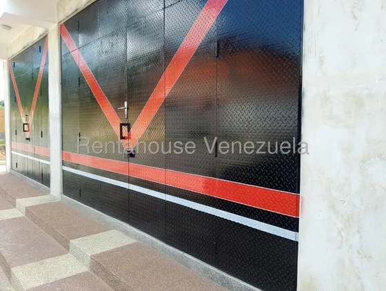 % Rafael Gamarra Ofrece En Alquiler Este Local Comercial En Pleno Centro De Cabudare Ubicado A Pie De Calle En Impecables Condiciones Con Todos Los Servicios Básicos Operativos, 27 1596.