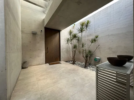 Casa En Venta De 4 Dorm. En Lo Barnechea Valle Escondido