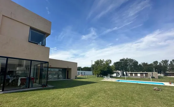 Casa En Venta - Las Carolinas, City Bell