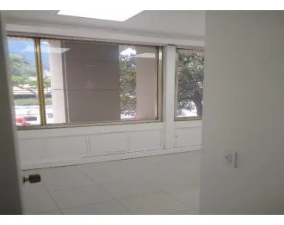 Oficina 132 M2 En Arriendo, Zona Financiera, Centro Internacional