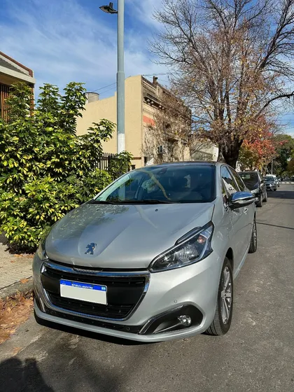 Peugeot 208 1.6 Feline Tiptronic