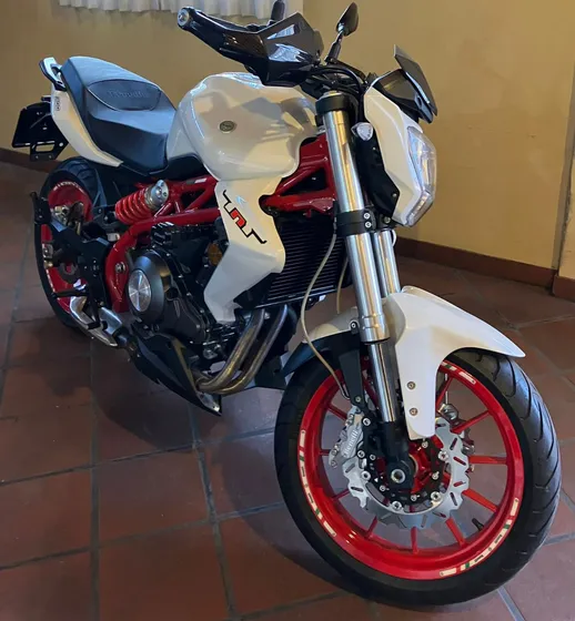 Benelli Tnt 300