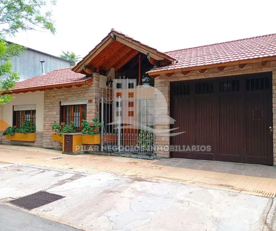 Vendo Casa En Zona Centro De Godoy Cruz - Mendoza