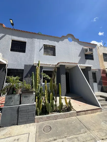 Se Vende Town-house En Res. Valle De San Francisco (sr)