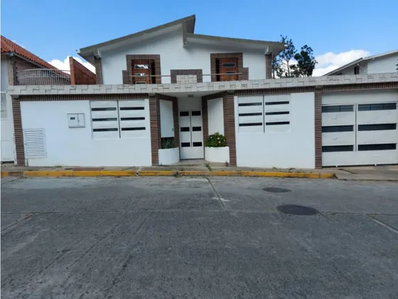 Casa En Venta: Urb. Los Budares, Llano Alto, Carrizal. 