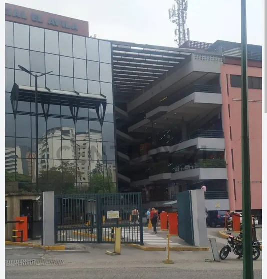 Terrazas Del Avila Se Traspasa Mini Tienda 5 M2 Precio De Oportunida, Ubicado Nivel 