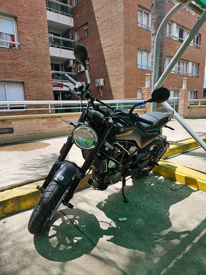 Husqvarna Svartpillen 200cc