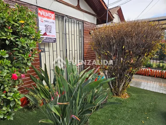 Casa En Venta De 3 Dorm. En La Florida