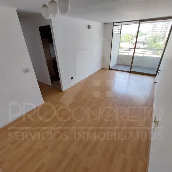 Arriendo Depto. 3d/2b + Estacionamiento En Macul, Condominio