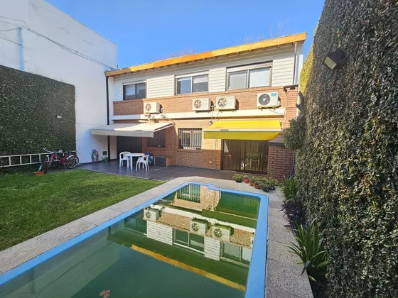 Venta Casa 6 Ambientes Parque Pileta Con Cochera