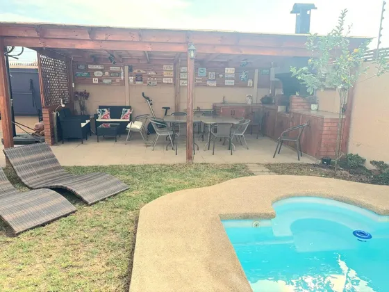 Gran Quincho Y Piscina, Barrio San Joaquin