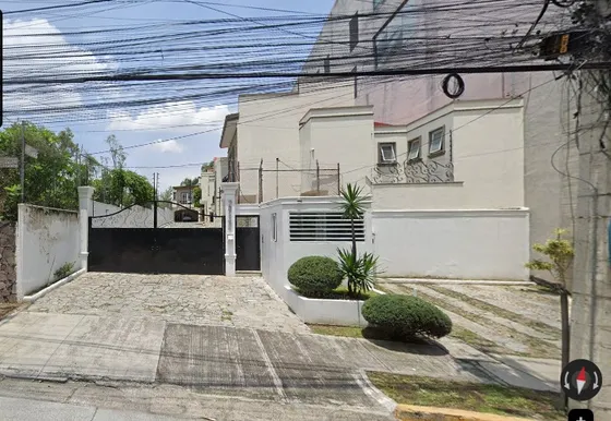 Casa Ubicada En Colonia Colomos Providencia Guadalajara Jalisco. Con 4 Recamaras Y 215m2. Muy Cerca De Plaza Patria. 