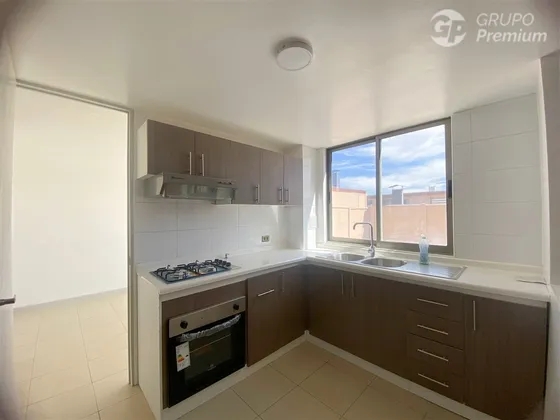 Casa En Venta De 4 Dorm. 3b En Condominio Calama