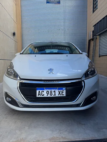 Peugeot 208 1.6 Allure