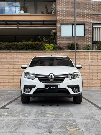 Renault Logan 1.6 Privilege / Intens