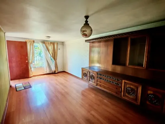 Casa En Venta De 3 Dorm. En Maipú
