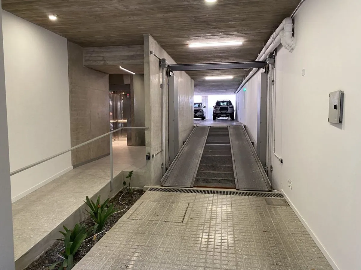 Garage for Sale in Abasto Neighborhood – Electric Gate