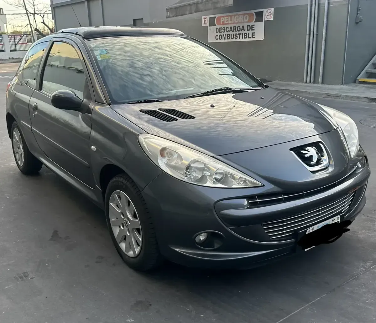 Peugeot 207 1.6 Feline 106cv