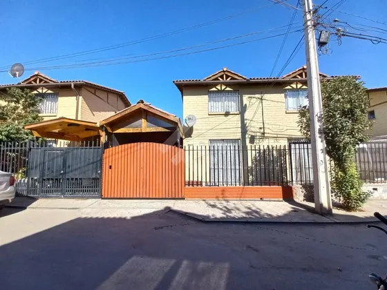 Casa En Arriendo De 3 Dorm, 1 Baño, Villa El Abrazo, Maipú