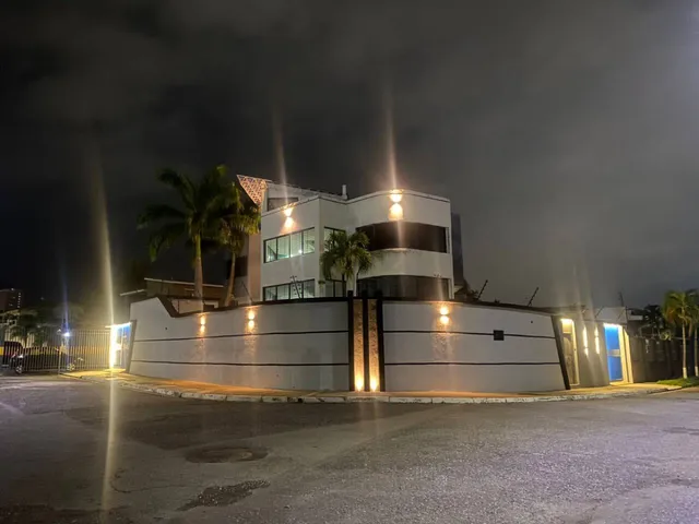 Mp Casa Valles De Camoruco Cerca De Las 4 Avenidas Calle Cerrada Remodelada