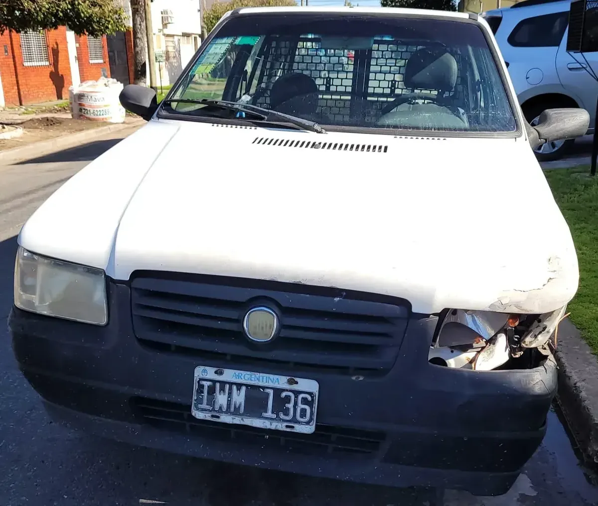 Tiene Un Golpe Adelante Y Otro Menor Atrás. Está Funcionando