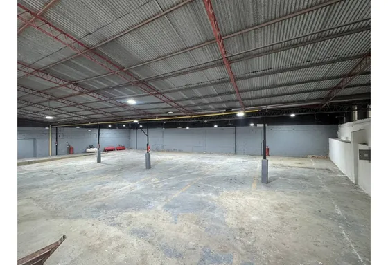 Galpon En Venta En Boleita Sur 1.100 M2