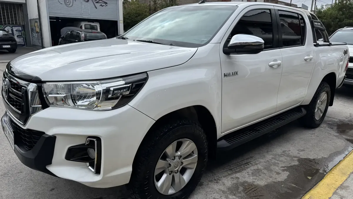 Toyota Hilux Pick-Up 2.8 Cd Srv 177cv 4x4