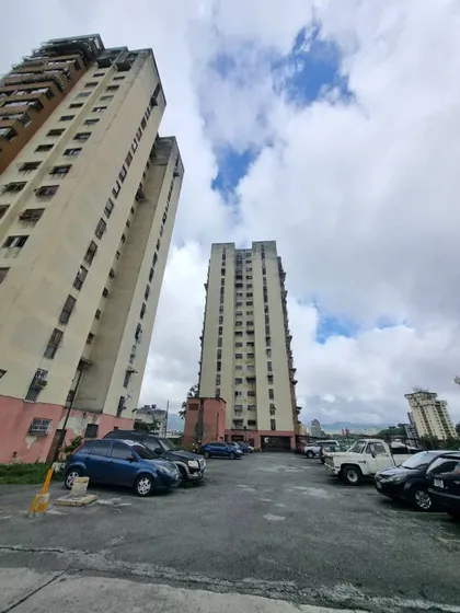 Apartamento En Venta El Cabotaje Los Teques 18.000$