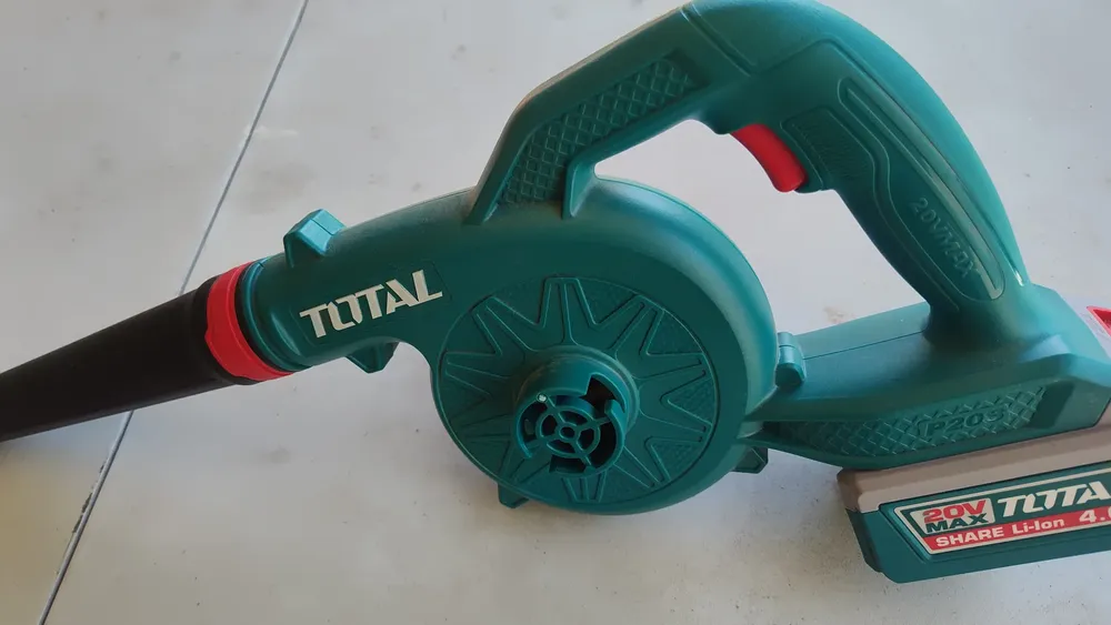 Kit sem fio total de 20 V: chave de fenda de impacto + triturador