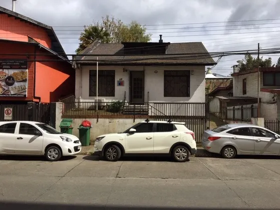Casa De 139 M2, Para Comercio, Calle Beauchef, Valdivia