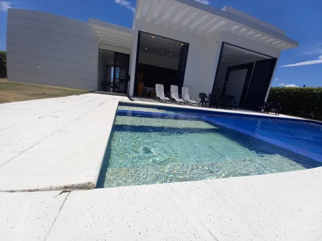 Hermosa Casa Campestre Con Piscina Privada En Condominio 
