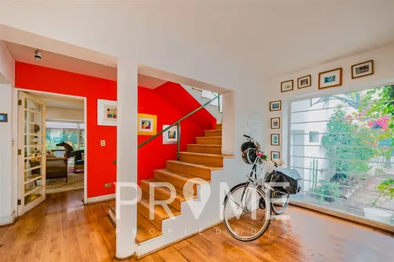 Casa En Venta De 5 Dorm. En Providencia