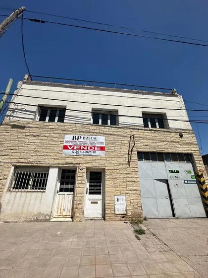 Galpón Mas Casa Y Departamento, Barrio San Martin. 540 Mts Totales!