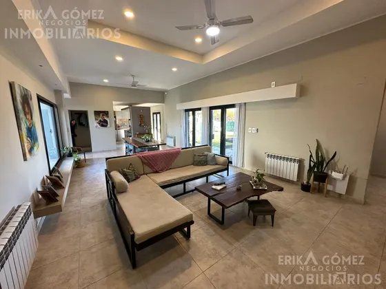 Casa En Colón Sobre Acceso A Los Bretes