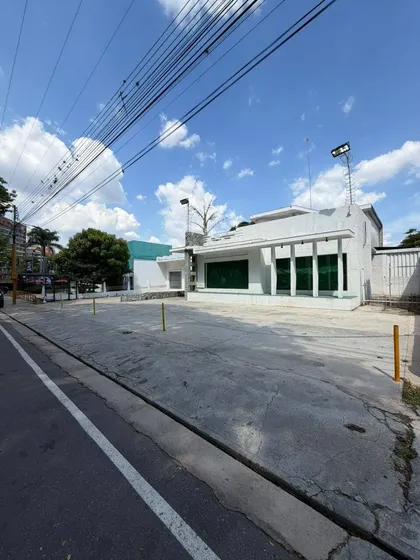 Annic Coronado Vende Casa Comercial En La Av. Monseñor Adam Urb. El Viñedo Valencia 326421
