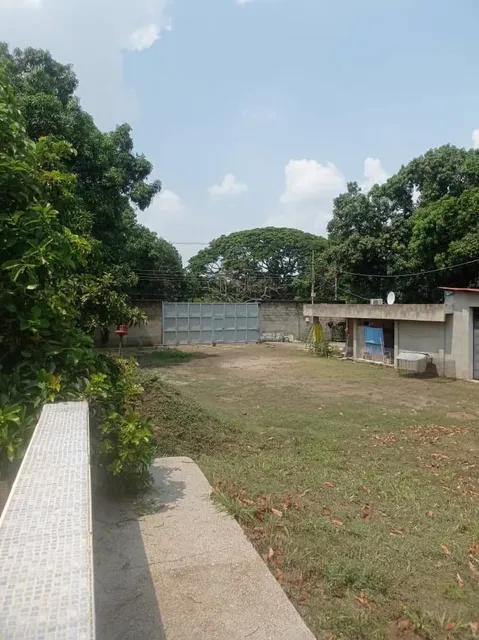 Casa Con Terreno Y Galpon Sector La Leonera, San Diego-carabobo. Luisa Mezones Vende.
