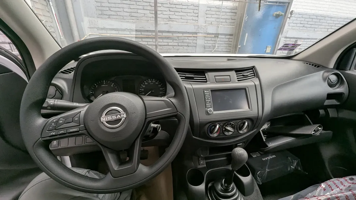 Nissan Np300 2026 2.5 Chasis Cabina Mt Vdc